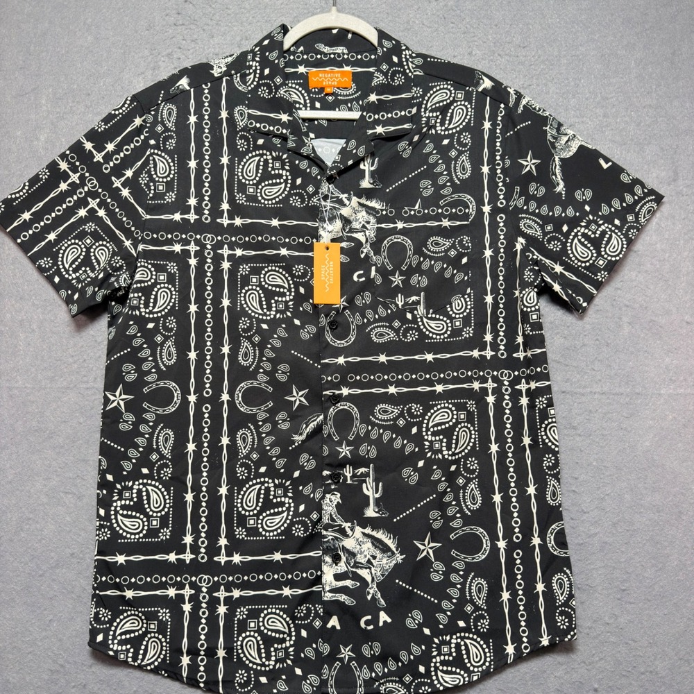 Negative Space Mens Bandana Cowboy Print Short Sleeve Button Down Shirt Black M‎